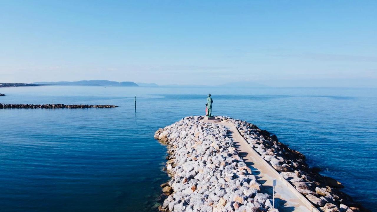 Civiconovantatre - New B&B San Vincenzo Exteriér fotografie